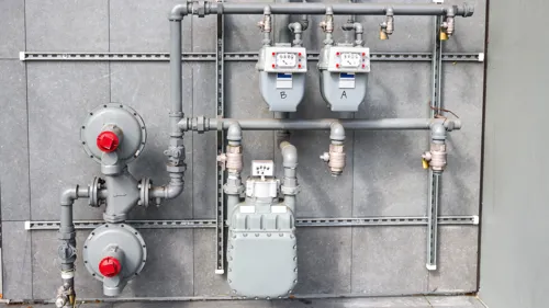 a distribution system with two gas meters